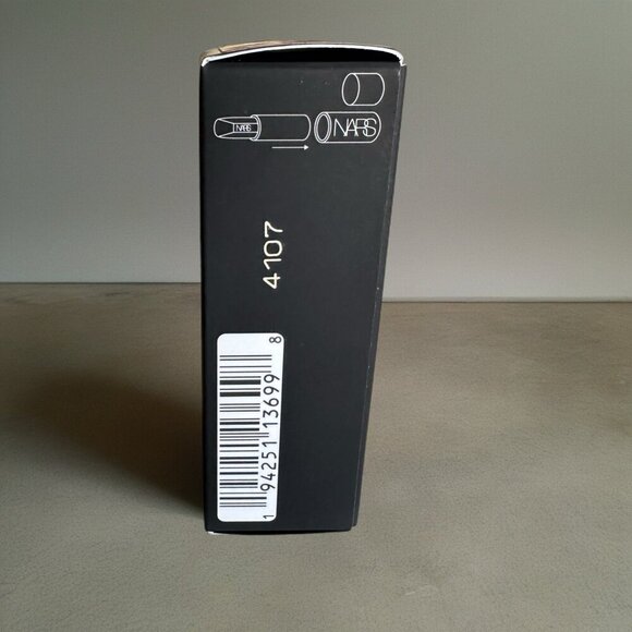 NARS Explicit Lipstick β Shade: Desirous (867) β 3.8 g / 0.13 oz - Picture 2 of 5
